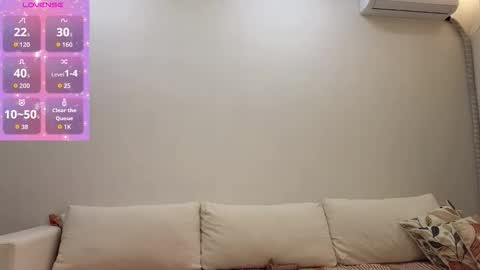 emilli_blanc online show from 12/14/25, 08:02