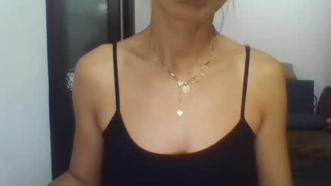 Snapshot of emilly_anne chatting on 07/14/26, 10:26 Annita online show from 07/14/26, 10:26