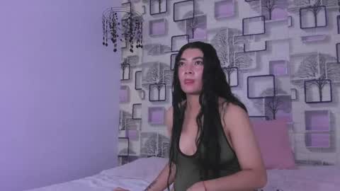 Snapshot of emilly_duque chatting on 05/14/26, 03:35 Emilly online show from 05/14/26, 03:35