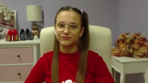 Snapshot of emilly_lust99 chatting on 12/03/24, 07:32 Emilly online show from 12/03/24, 07:32