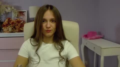 Snapshot of emilly_lust99 chatting on 01/24/25, 07:41 Emilly online show from 01/24/25, 07:41