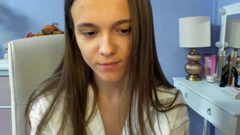 Emilly online show from 05/06/26, 06:30