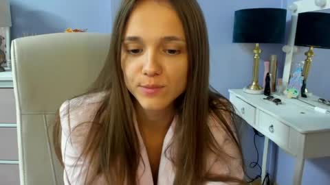 Emilly online show from 06/09/26, 06:58