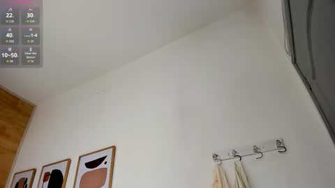 Snapshot of emilly_mell chatting on 09/14/25, 10:58 emilly_mell online show from 09/14/25, 10:58