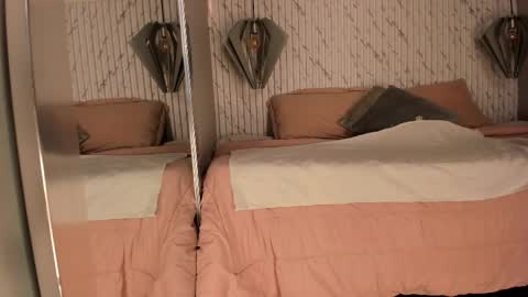 Snapshot of emilly_mell chatting on 09/24/25, 11:13 emilly_mell online show from 09/24/25, 11:13