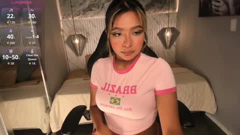 Snapshot of emilly_mell chatting on 10/11/25, 11:09 emilly_mell online show from 10/11/25, 11:09