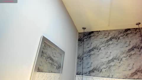 Snapshot of emilly_mell chatting on 10/19/25, 11:33 emilly_mell online show from 10/19/25, 11:33