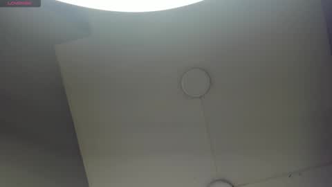 Snapshot of emilly_mell chatting on 10/27/25, 11:25 emilly_mell online show from 10/27/25, 11:25