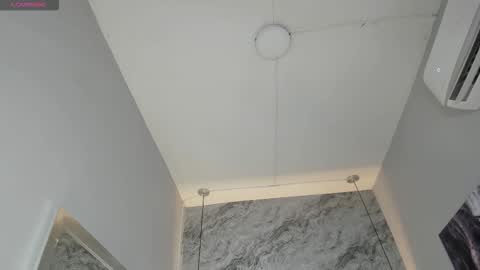 Snapshot of emilly_mell chatting on 12/15/25, 11:47 emilly_mell online show from 12/15/25, 11:47