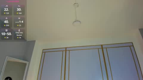 Snapshot of emilly_mell chatting on 12/21/25, 11:39 emilly_mell online show from 12/21/25, 11:39