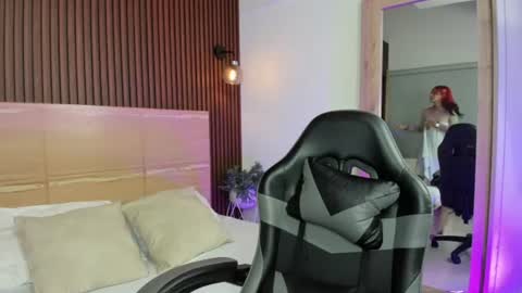 E M I L Y  online show from 07/28/26, 07:04