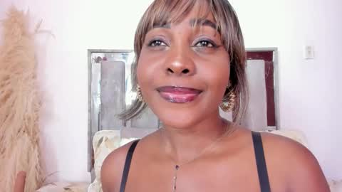 Emilly Roa online show from 12/02/25, 09:54