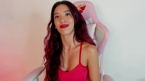 Snapshot of emillygonzalez chatting on 01/03/25, 11:44 . . online show from 01/03/25, 11:44