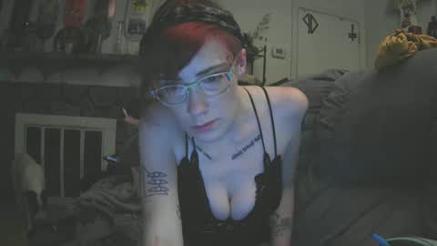 Snapshot of emily0903 chatting on 09/18/25, 07:32 Emily Love online show from 09/18/25, 07:32