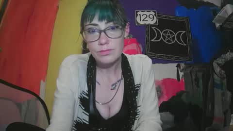 Emily Love online show from 12/01/25, 12:04