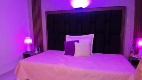 Emily online show from 09/18/25, 04:14