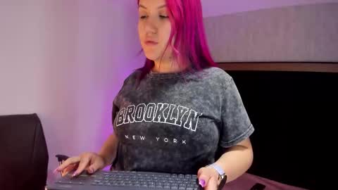 Emily online show from 11/02/25, 11:01