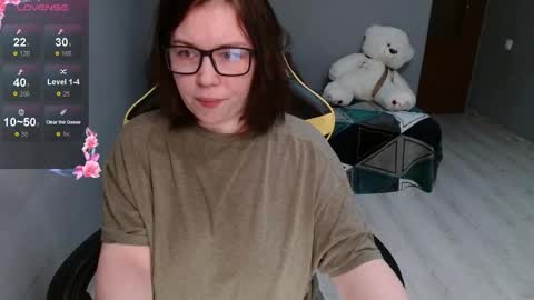 Snapshot of emily_amorre chatting on 11/07/25, 04:51 Emily 3 online show from 11/07/25, 04:51