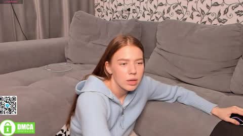 Snapshot of emily_and_friends chatting on 01/22/25, 08:17 Emily end Darren online show from 01/22/25, 08:17