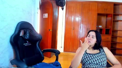 Snapshot of emily_and_soffy chatting on 04/29/26, 01:04 Emily and Soffy online show from 04/29/26, 01:04