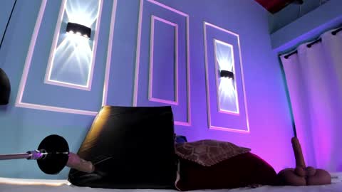 Snapshot of emily_ariaszc chatting on 02/05/25, 12:06 Emily online show from 02/05/25, 12:06