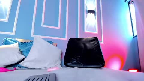 Snapshot of emily_ariaszc chatting on 03/06/25, 03:13 Emily online show from 03/06/25, 03:13