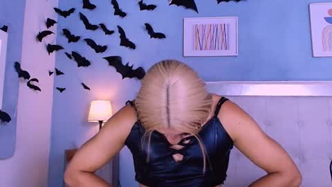 emily_castillo1_ online show from 11/08/25, 06:02