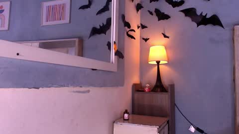 emily_castillo1_ online show from 11/11/25, 04:12