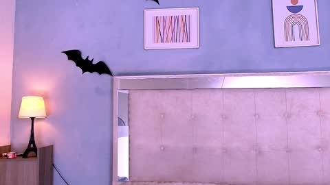 emily_castillo1_ online show from 11/21/25, 05:06