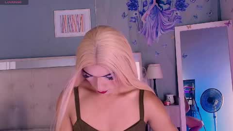 emily_castillo1_ online show from 04/28/26, 05:23