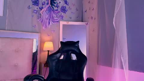 emily_castillo1_ online show from 05/10/26, 05:56