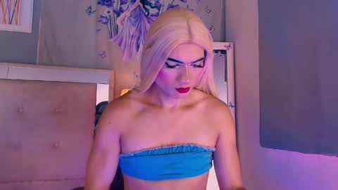 emily_castillo1_ online show from 05/26/26, 05:25