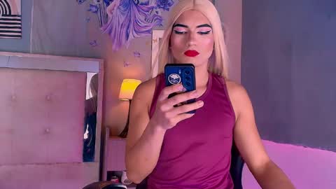emily_castillo1_ online show from 06/08/26, 05:19