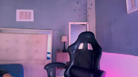 emily_castillo1_ online show from 06/24/26, 04:22