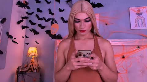 emily_castillo_1 online show from 10/21/25, 05:41