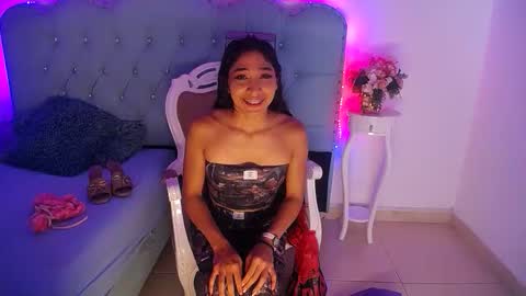 Snapshot of emily_cavendish chatting on 05/26/26, 01:29 emily_cavendish online show from 05/26/26, 01:29