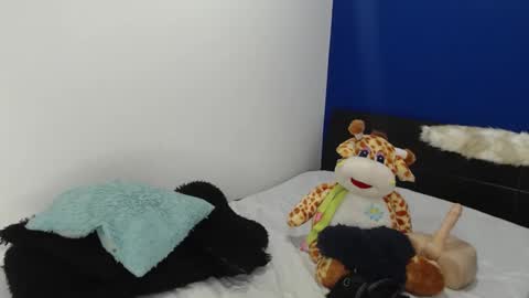 Snapshot of emily_connore chatting on 03/17/26, 02:20 Emyli online show from 03/17/26, 02:20