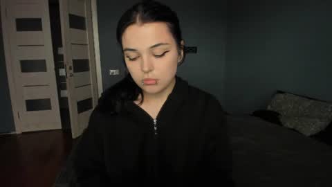 Snapshot of emily_ferra chatting on 06/15/26, 04:58 emily_ferra online show from 06/15/26, 04:58