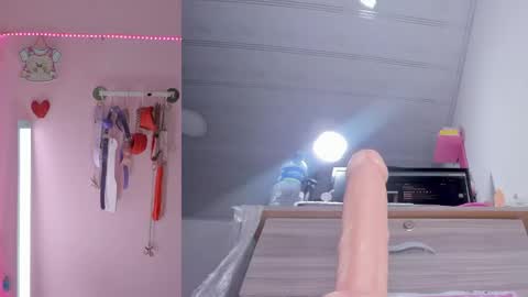 Snapshot of emily_foxxxi chatting on 04/14/26, 11:22 emily_foxxxi online show from 04/14/26, 11:22