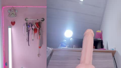 Snapshot of emily_foxxxi chatting on 04/26/26, 10:51 emily_foxxxi online show from 04/26/26, 10:51