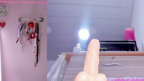 Snapshot of emily_foxxxi chatting on 08/04/26, 08:55 emily_foxxxi online show from 08/04/26, 08:55