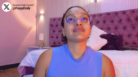 Snapshot of emily_foxyy chatting on 05/15/26, 09:22 Emily online show from 05/15/26, 09:22