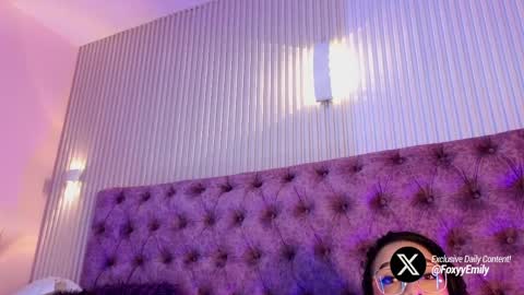Snapshot of emily_foxyy chatting on 05/25/26, 08:37 Emily online show from 05/25/26, 08:37