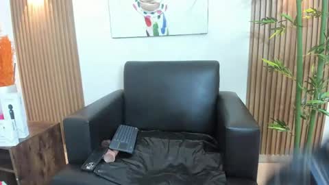 emily_frostt online show from 04/25/26, 12:41