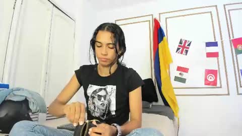 Snapshot of emily_gaviria1 chatting on 06/14/26, 12:29 emily_gaviria1 online show from 06/14/26, 12:29