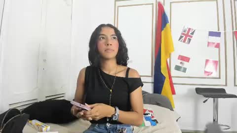 Snapshot of emily_gaviria1 chatting on 06/16/26, 01:47 emily_gaviria1 online show from 06/16/26, 01:47