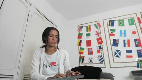 Snapshot of emily_gaviria1 chatting on 06/18/26, 12:31 emily_gaviria1 online show from 06/18/26, 12:31