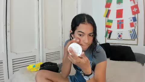 Snapshot of emily_gaviria1 chatting on 06/23/26, 12:14 emily_gaviria1 online show from 06/23/26, 12:14