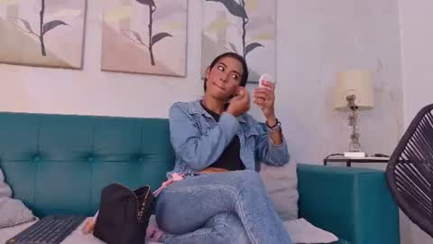 Snapshot of emily_gaviria1 chatting on 07/30/26, 12:15 emily_gaviria1 online show from 07/30/26, 12:15