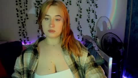 Snapshot of emily_gin chatting on 02/12/25, 05:47 EMILY online show from 02/12/25, 05:47